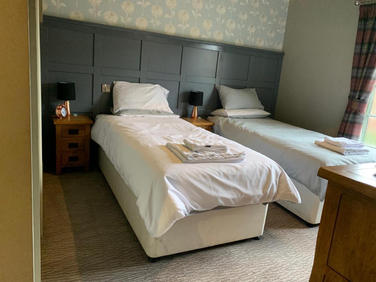 Crown & Anchor Otel Woking Dış mekan fotoğraf