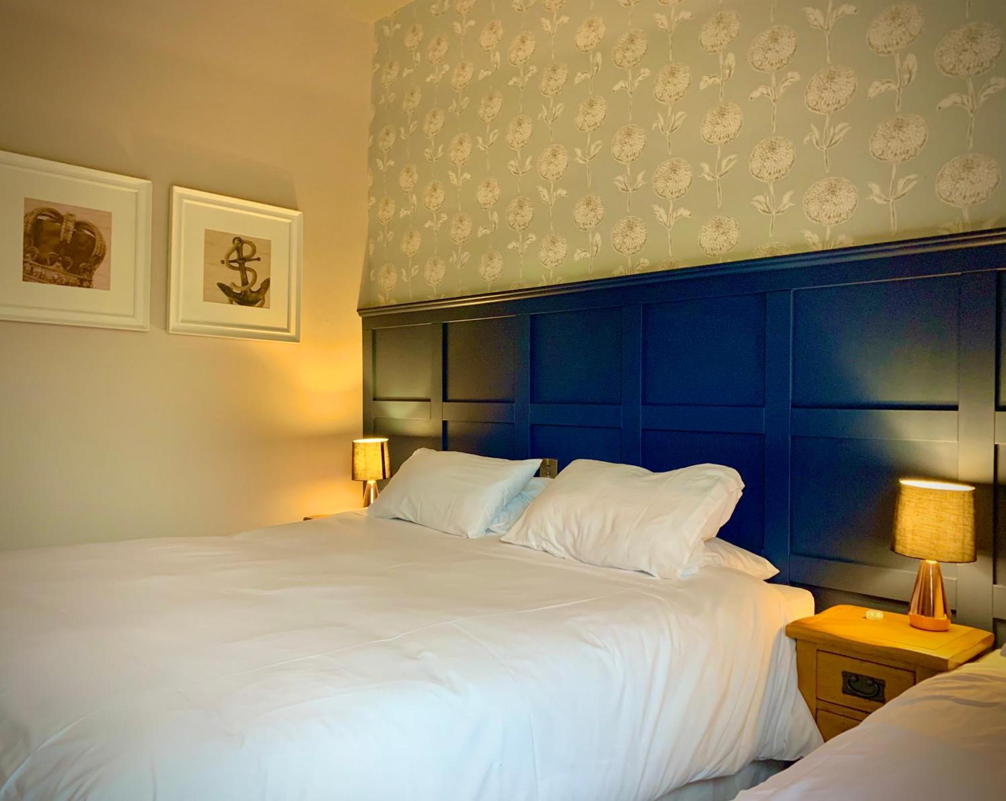 Crown & Anchor Otel Woking Dış mekan fotoğraf