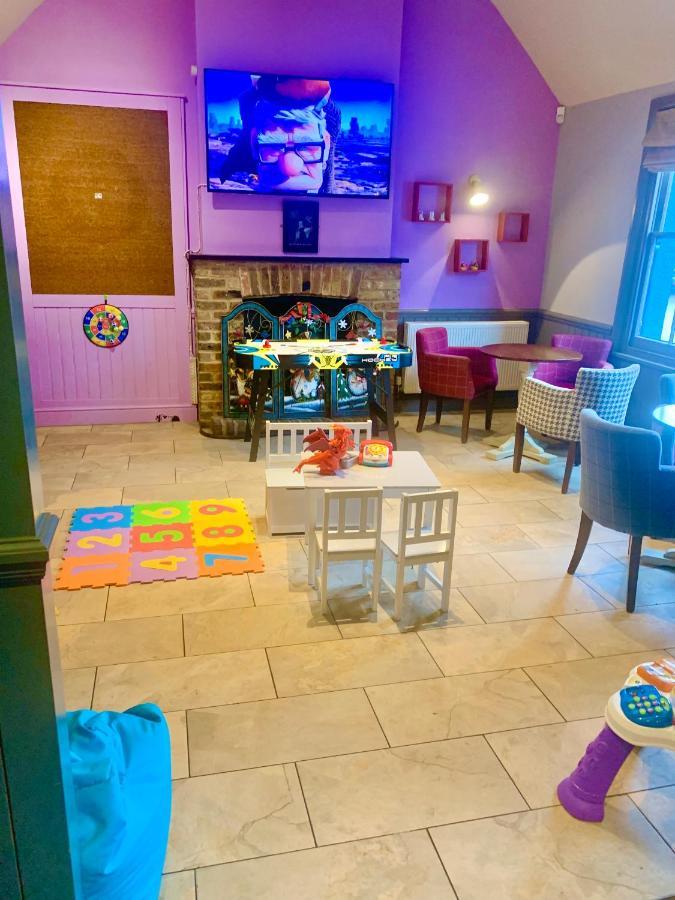 Crown & Anchor Otel Woking Dış mekan fotoğraf