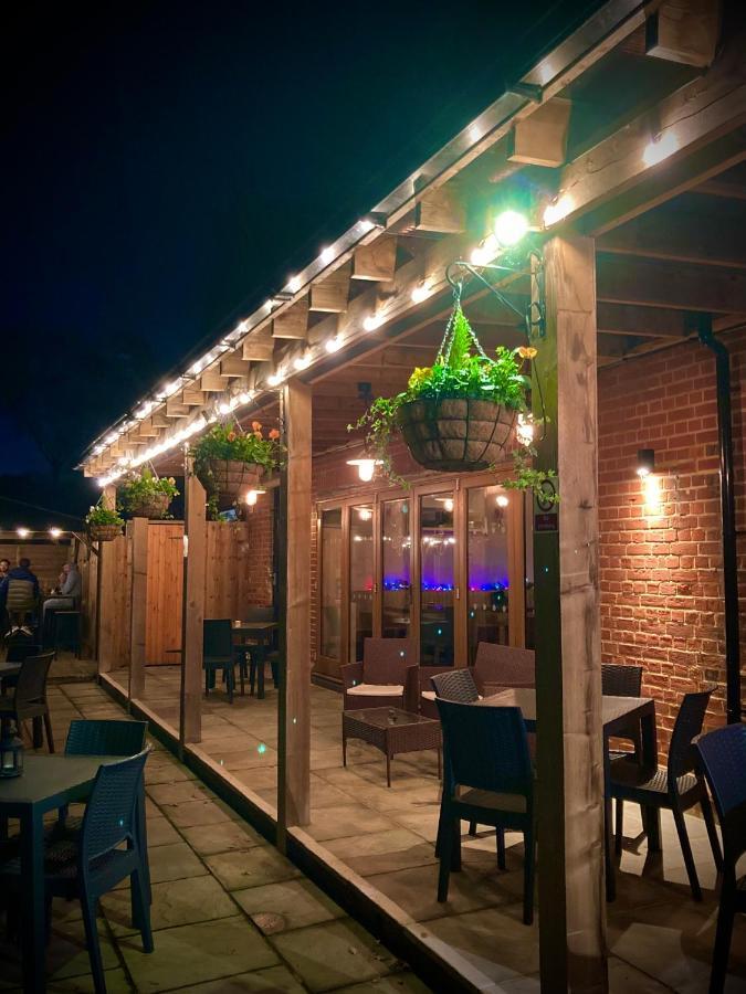 Crown & Anchor Otel Woking Dış mekan fotoğraf