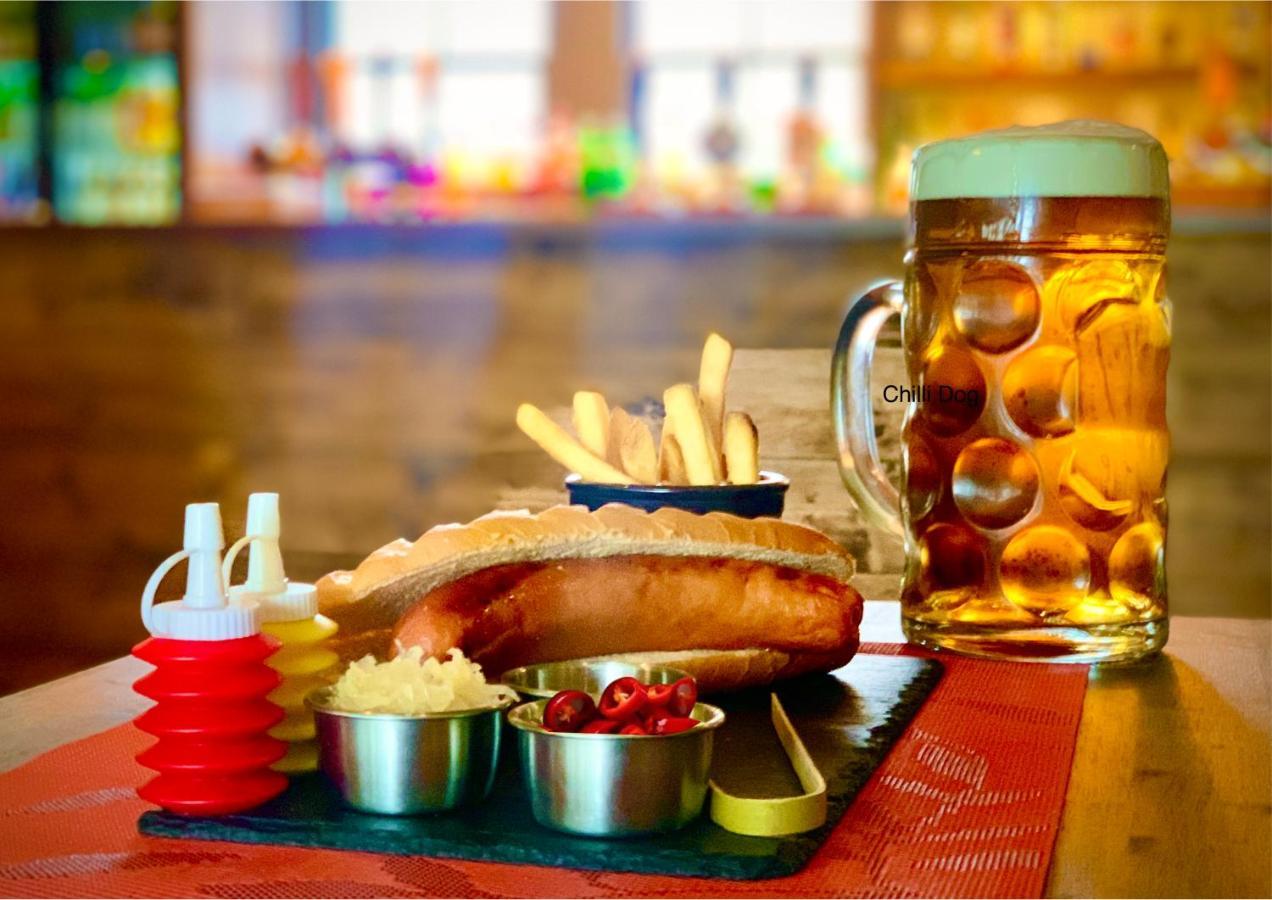 Crown & Anchor Otel Woking Dış mekan fotoğraf